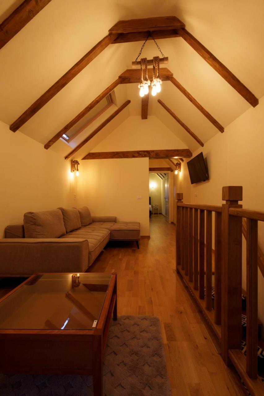 The Cozy Nook Ultra Central