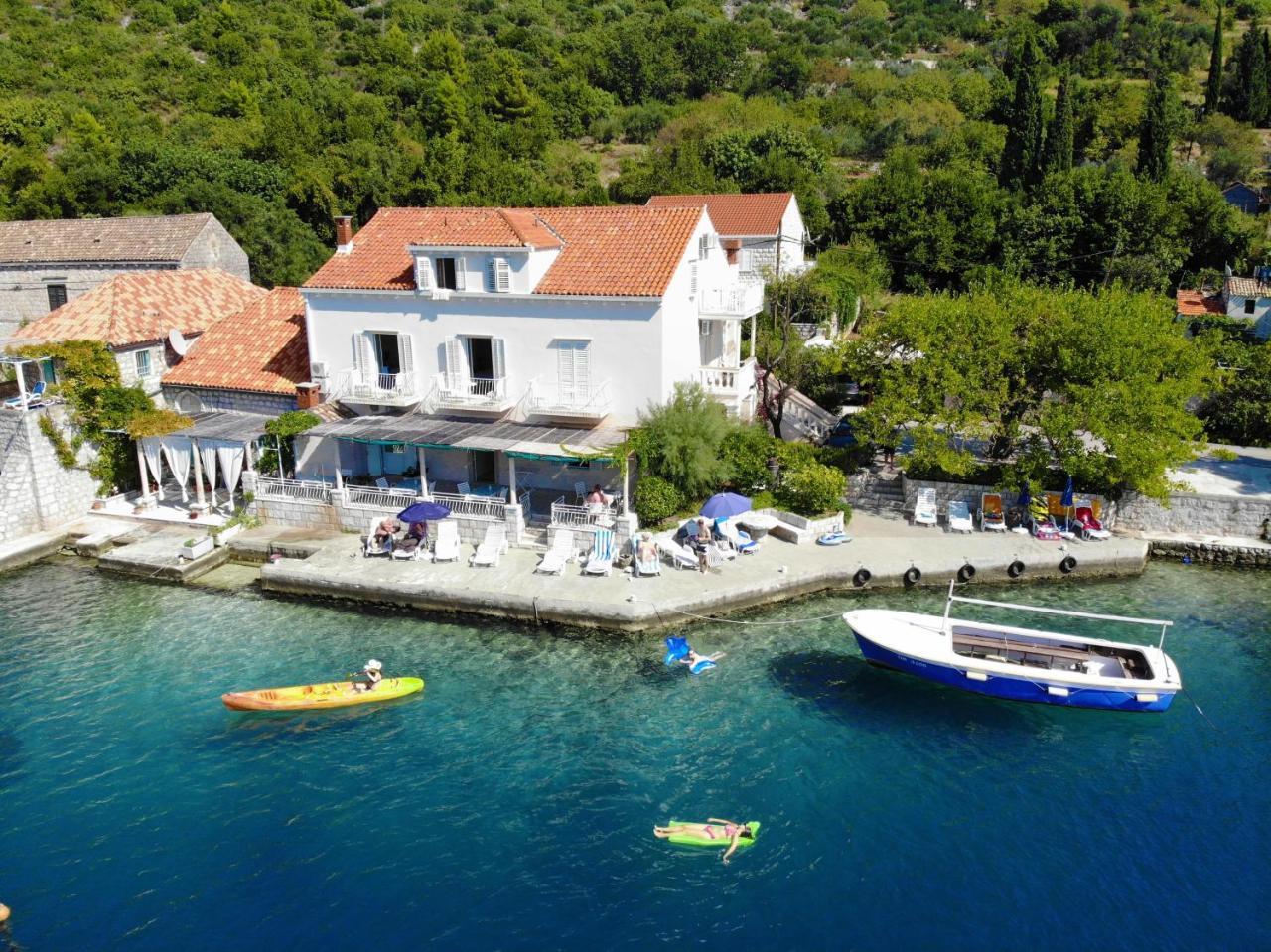 Seagull Apartment Waterfont With Sunbeds! Unique