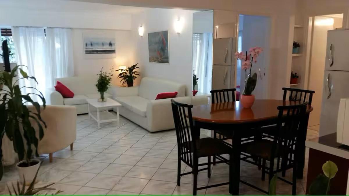 Flor de Mayo,apt In Alimos Near The Sea