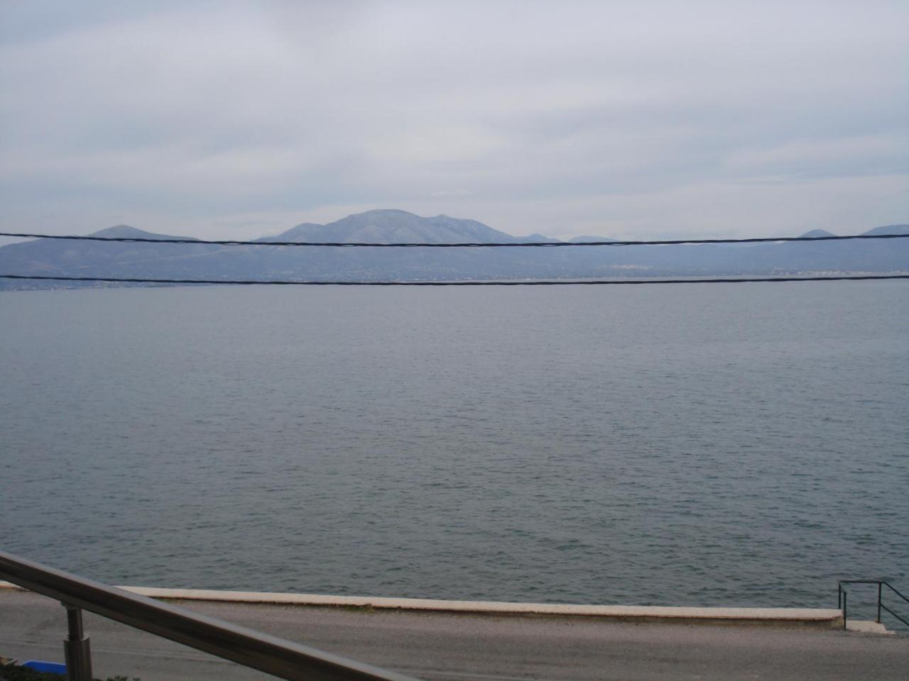 Seaside Apartment Away From The City Oropos, Attiki