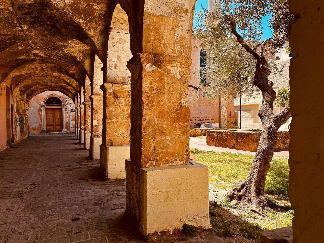 Roussos Place Next To Splantzia Square 2bd 2ba