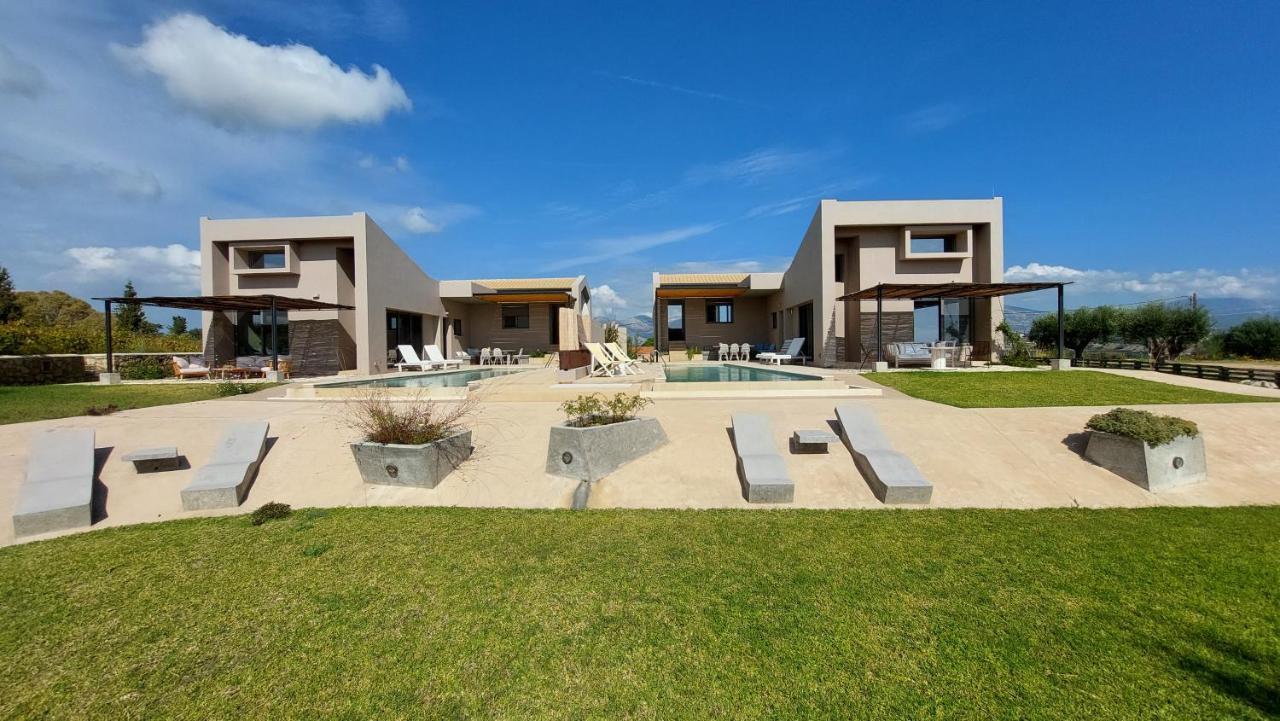 Alekos Beach Houses-profilio's Villas