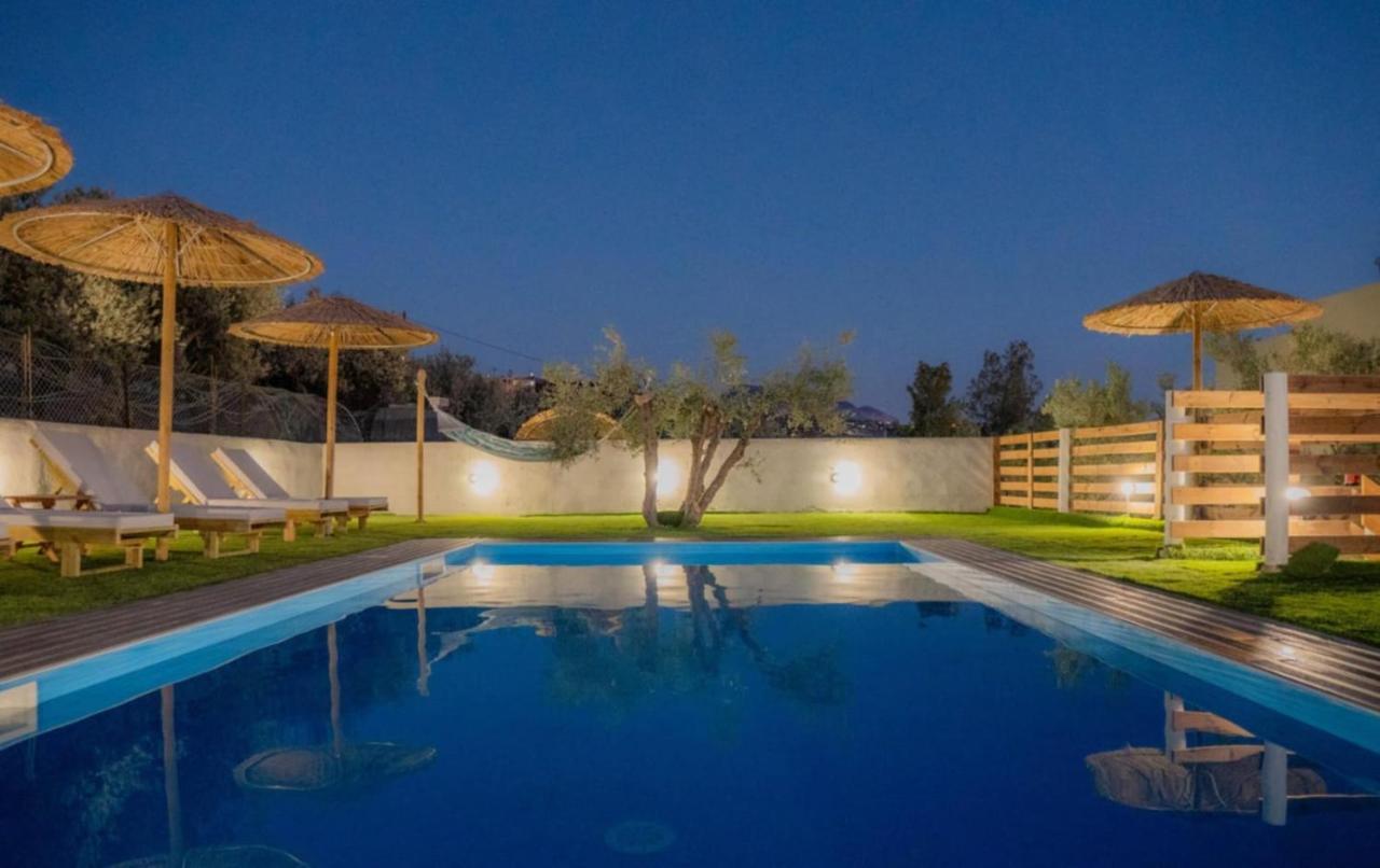 Villa Helyra With Private Pool & Breathtaking Sunset by Villa Mana Gers