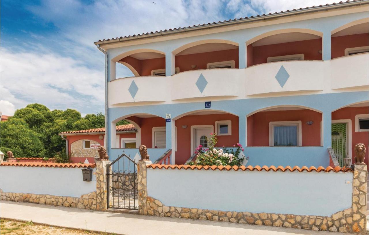 Two-bedroom Apartment In Vodnjan