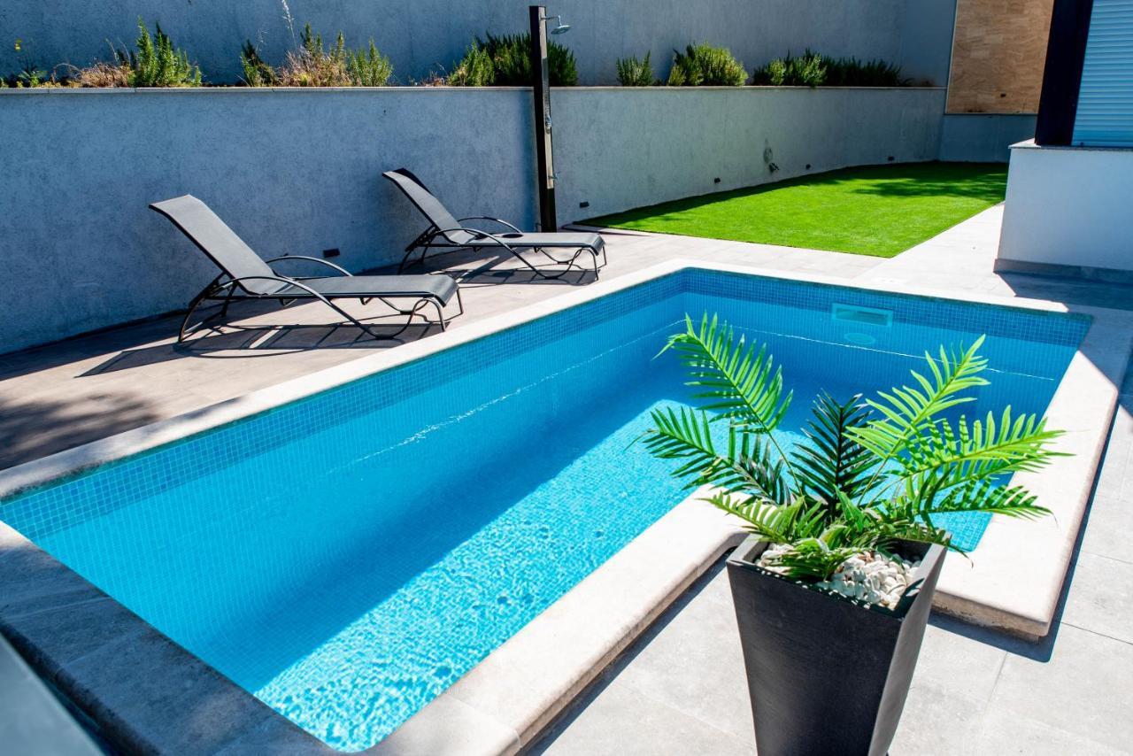 Lion's Beach Apartment