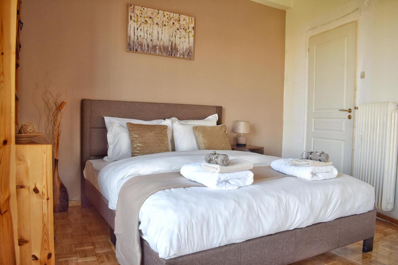 Athens 4-bedroom Apartment For Large Groups & Families