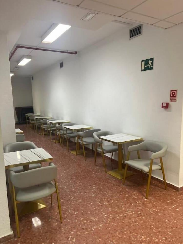 Just Hostel Capsules