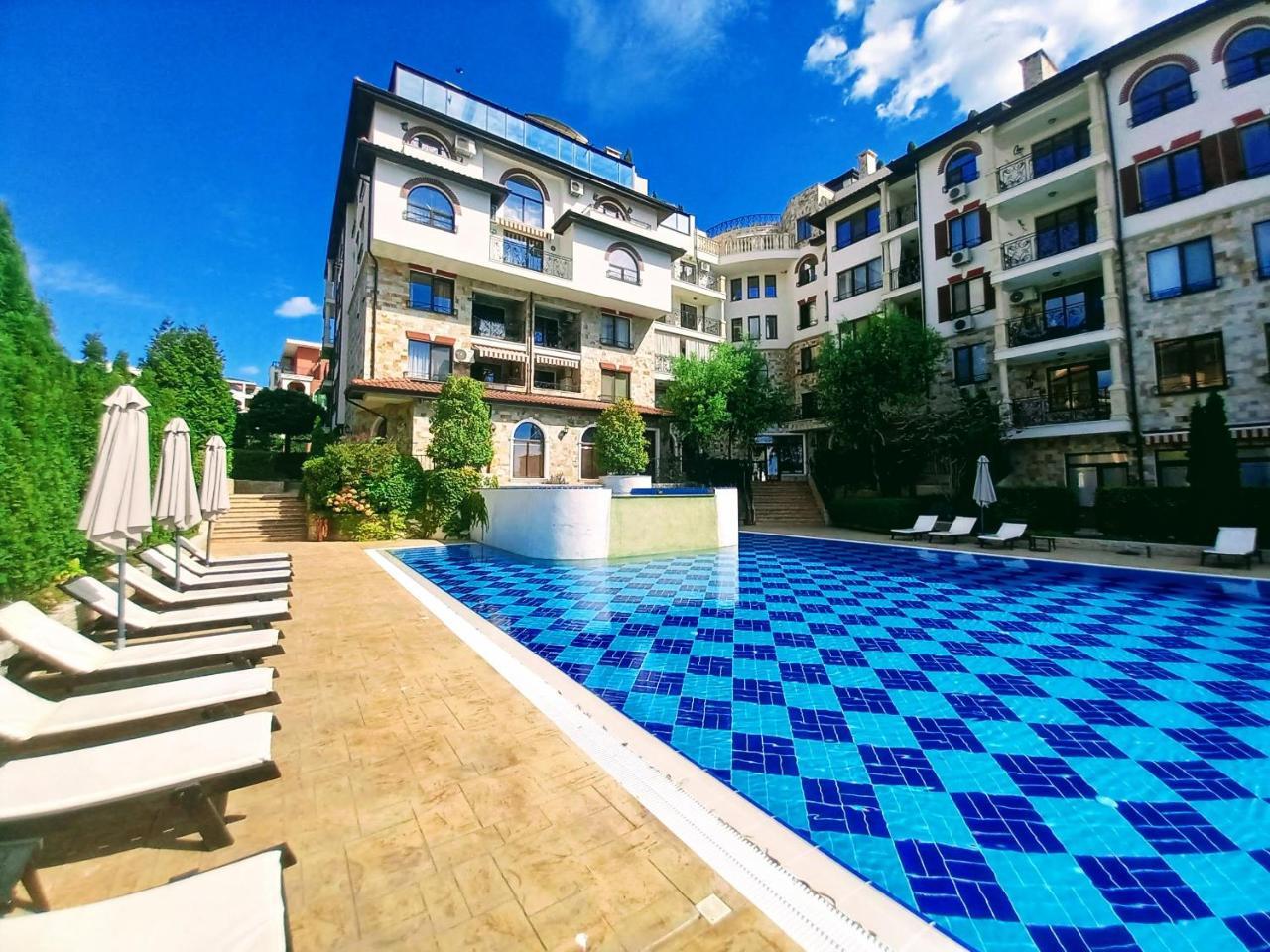 Elegant Apartment Artur