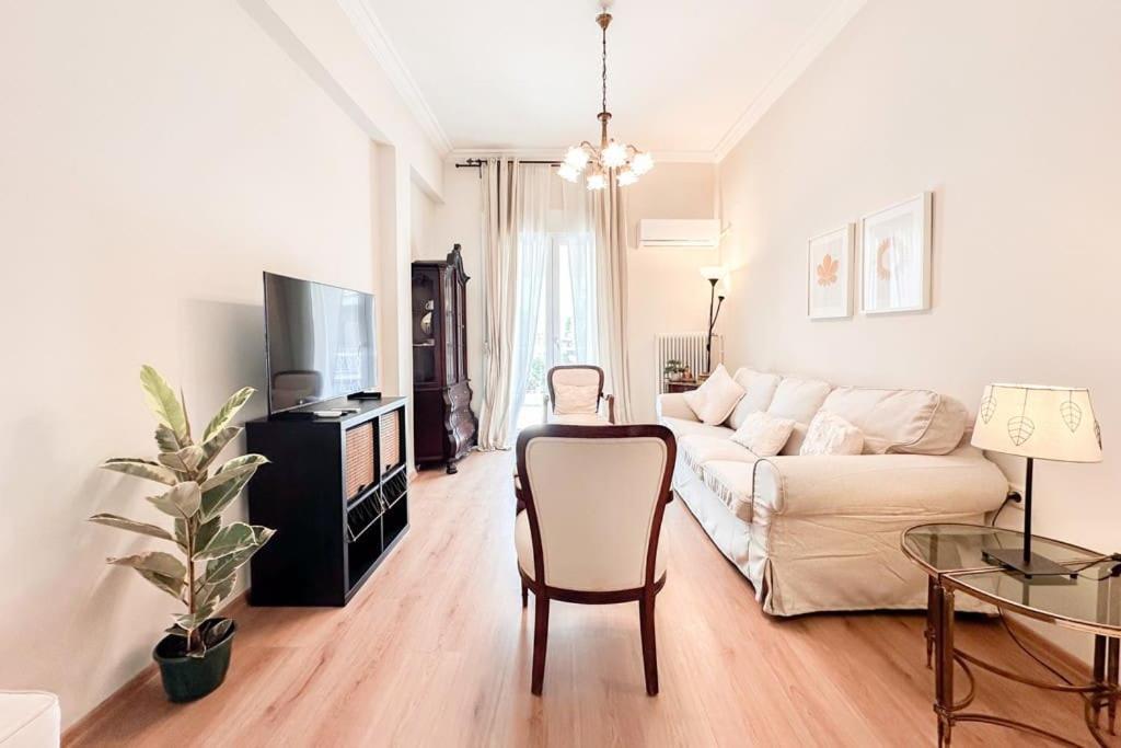 Pame Rentals Classic Athenian Home In Koukaki