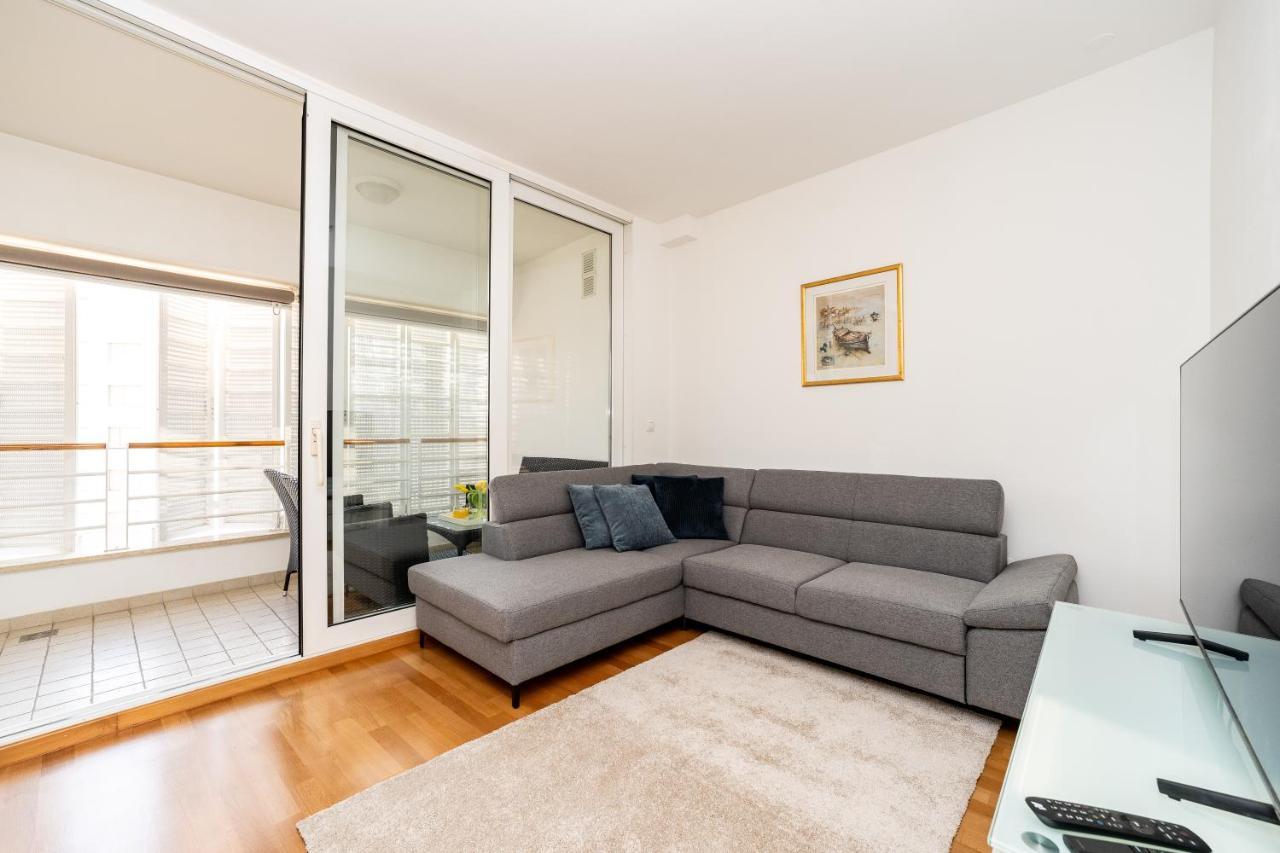Marie 2 Bdr Apartment