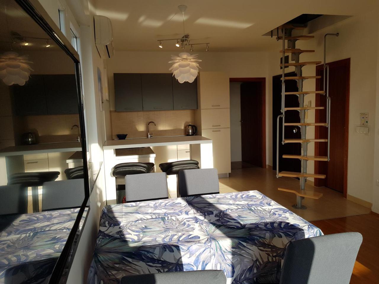 A Peaceful Two Floor Apartment With A Sea View