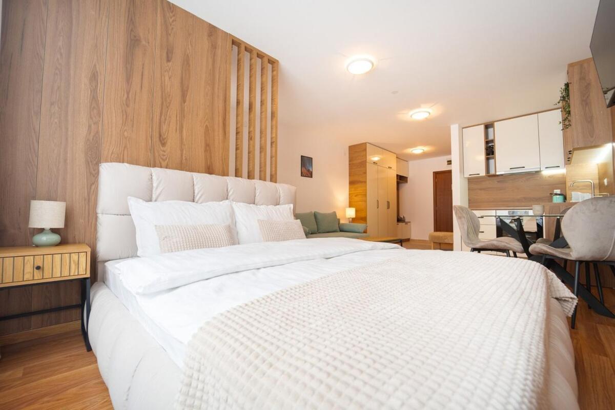 Pirin Sense Studio Breakfast & Spa Parking