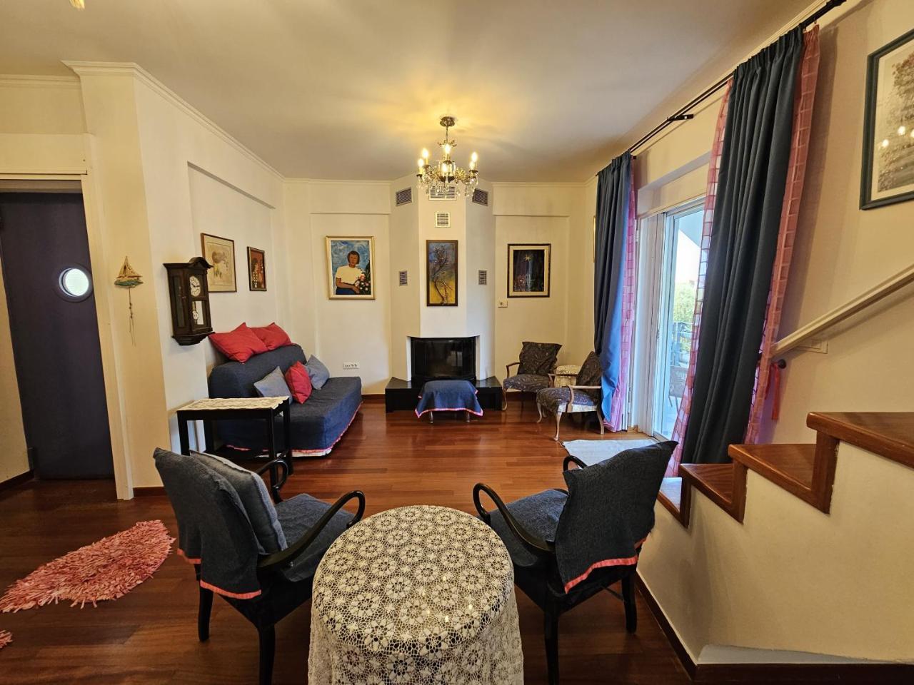 Virginia's Art House