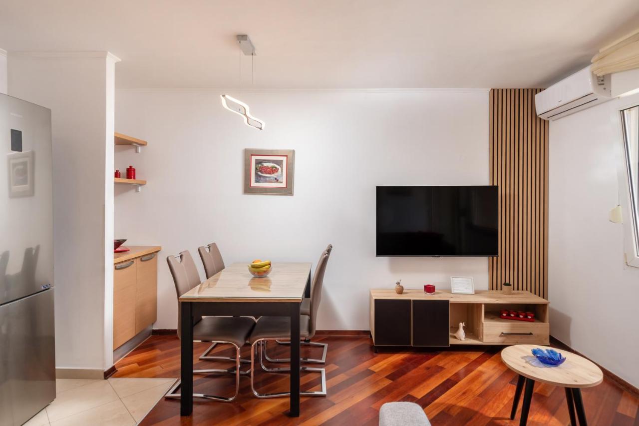 Big Modern Two Bedroom Apartment With Sea View & Balcony Spalato