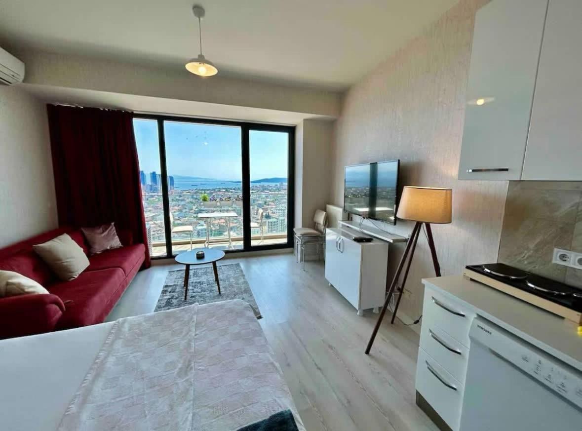 Romantic Getaway Studio Suite Sea View At Kartal
