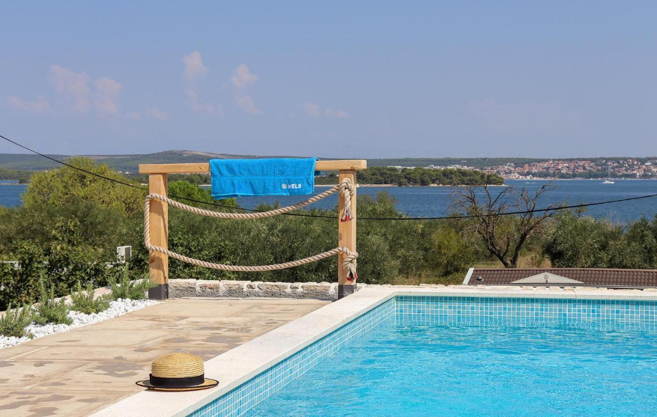 Amazing Home In Ugrinic