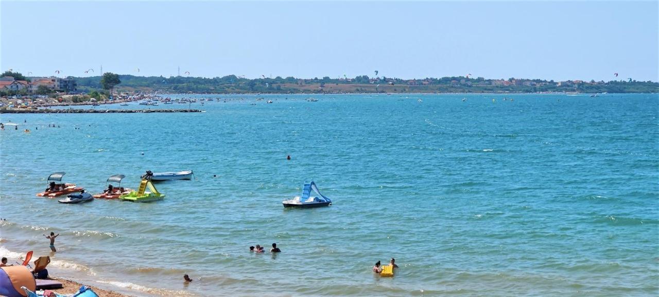 Apartment Mit Meerblick, 50 Meter Vom Sandstrand Nin
