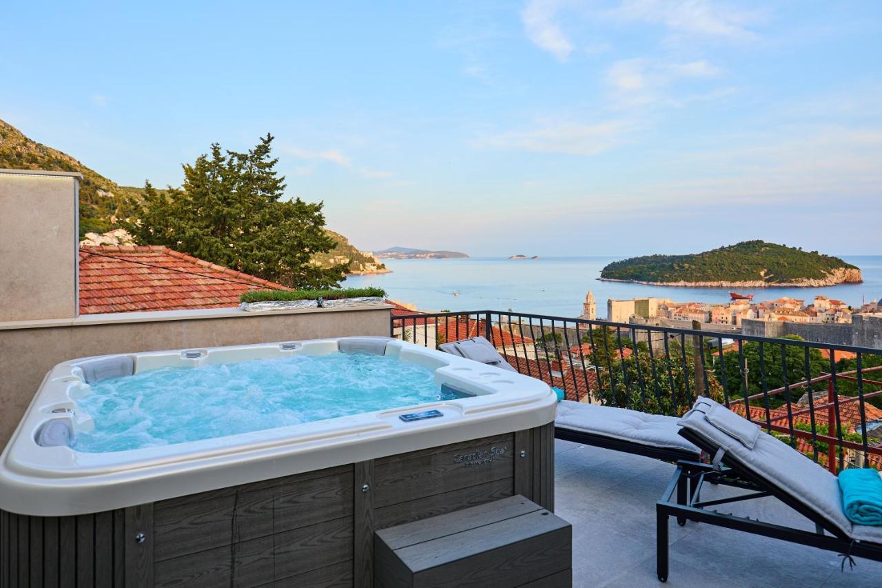 New & Stunning Views In Luxury Divona Apartment