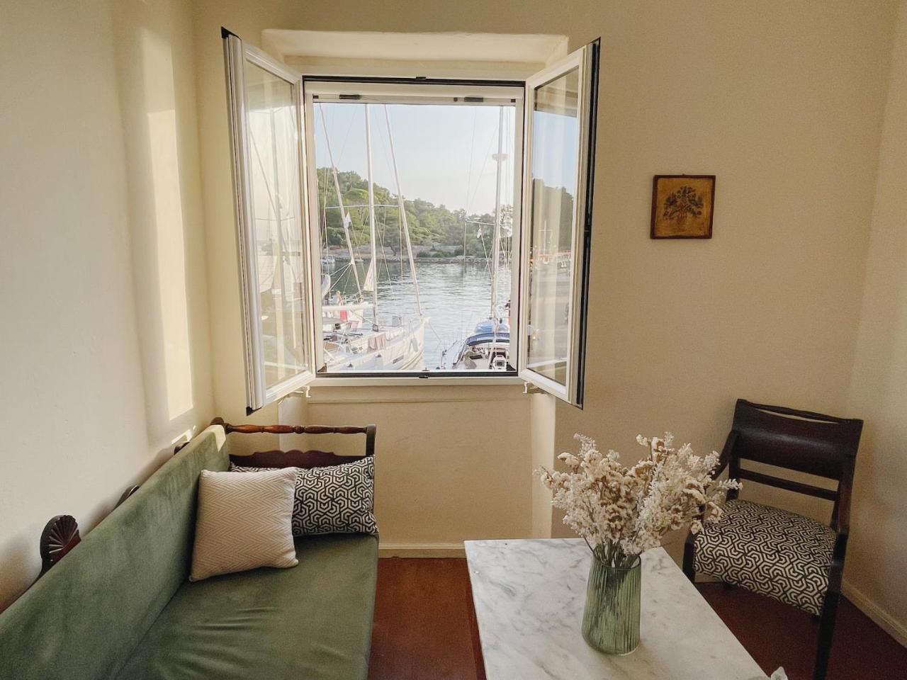 Dolce Vivere by Konnect, Gaios Paxos