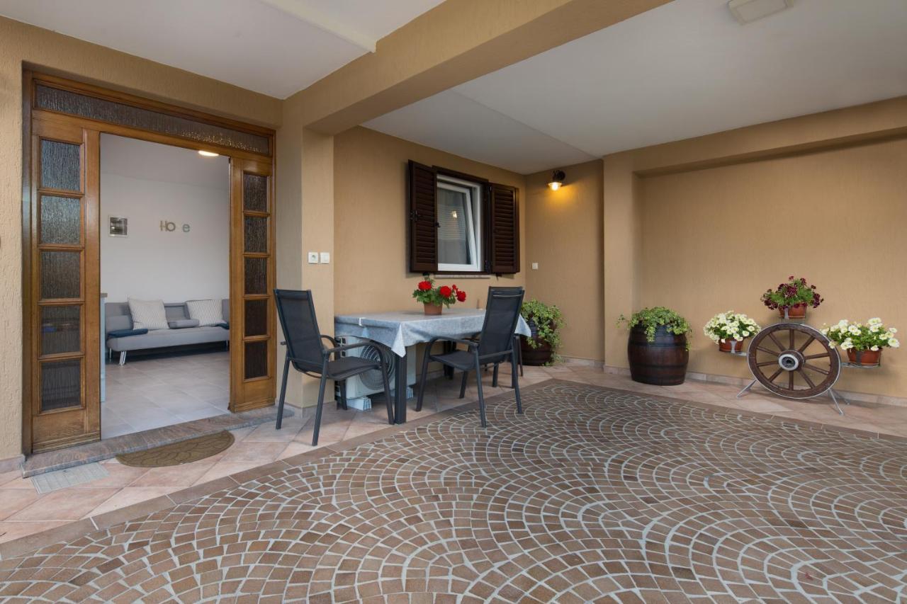 Apartments Beni