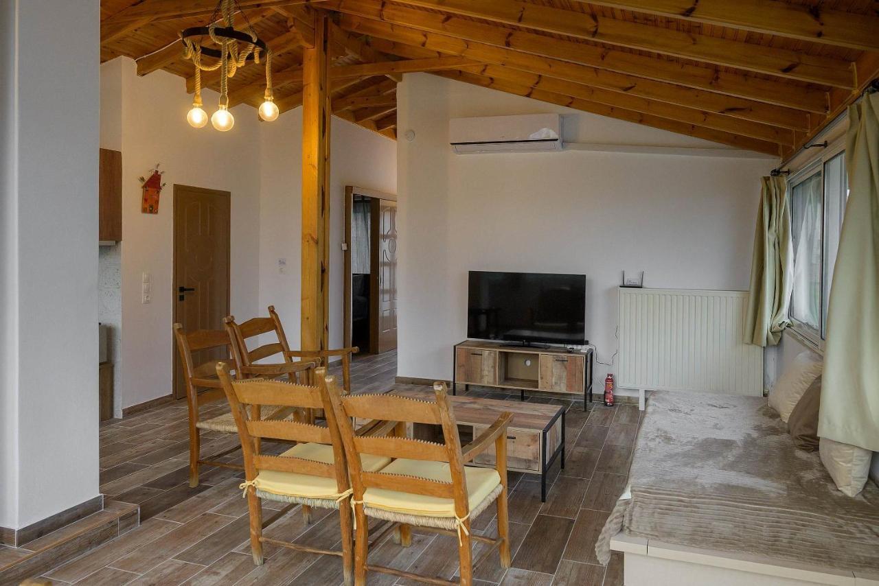 Aphrodite Apartment Near The Beach & The Airport