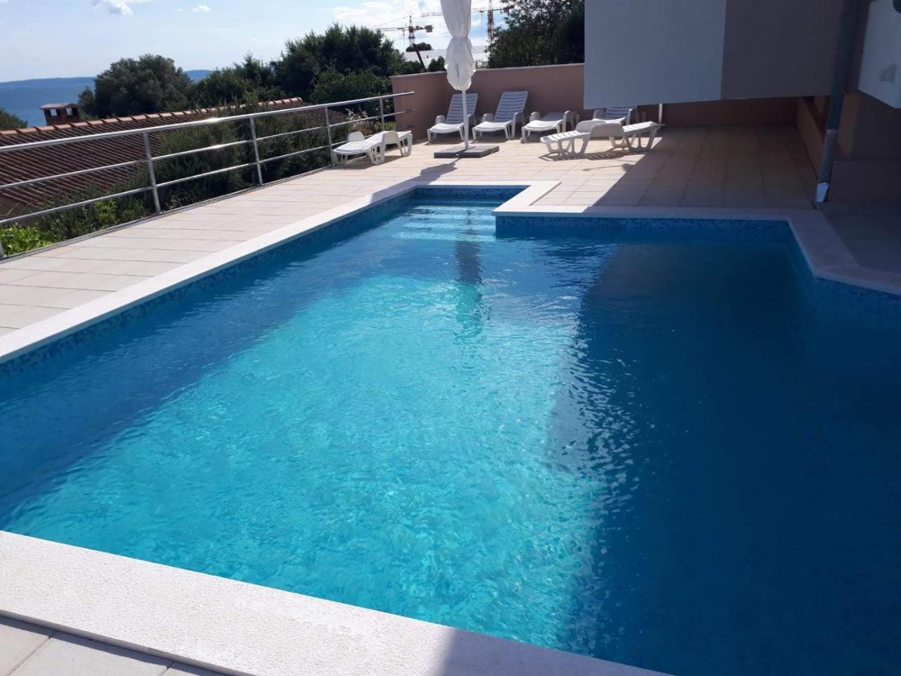 Apartments Lo Sea View Apartment With Swimming Pool