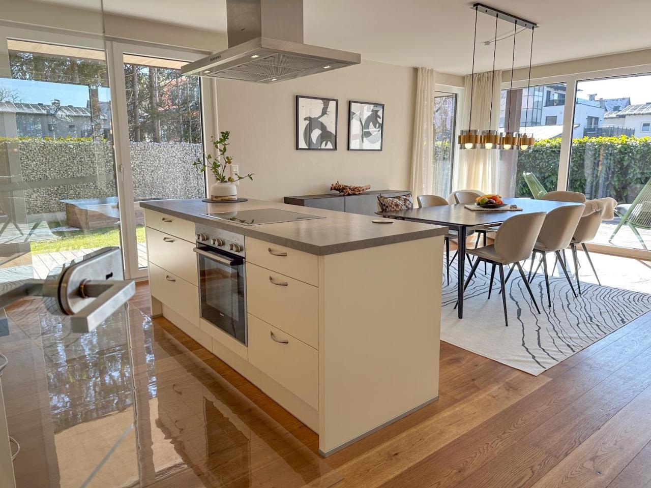 Two Premium Apartments Seekirchen, Lichtdurchflutetes 3-zimmer-apartment Mit Terrasse Und Gruner Oase