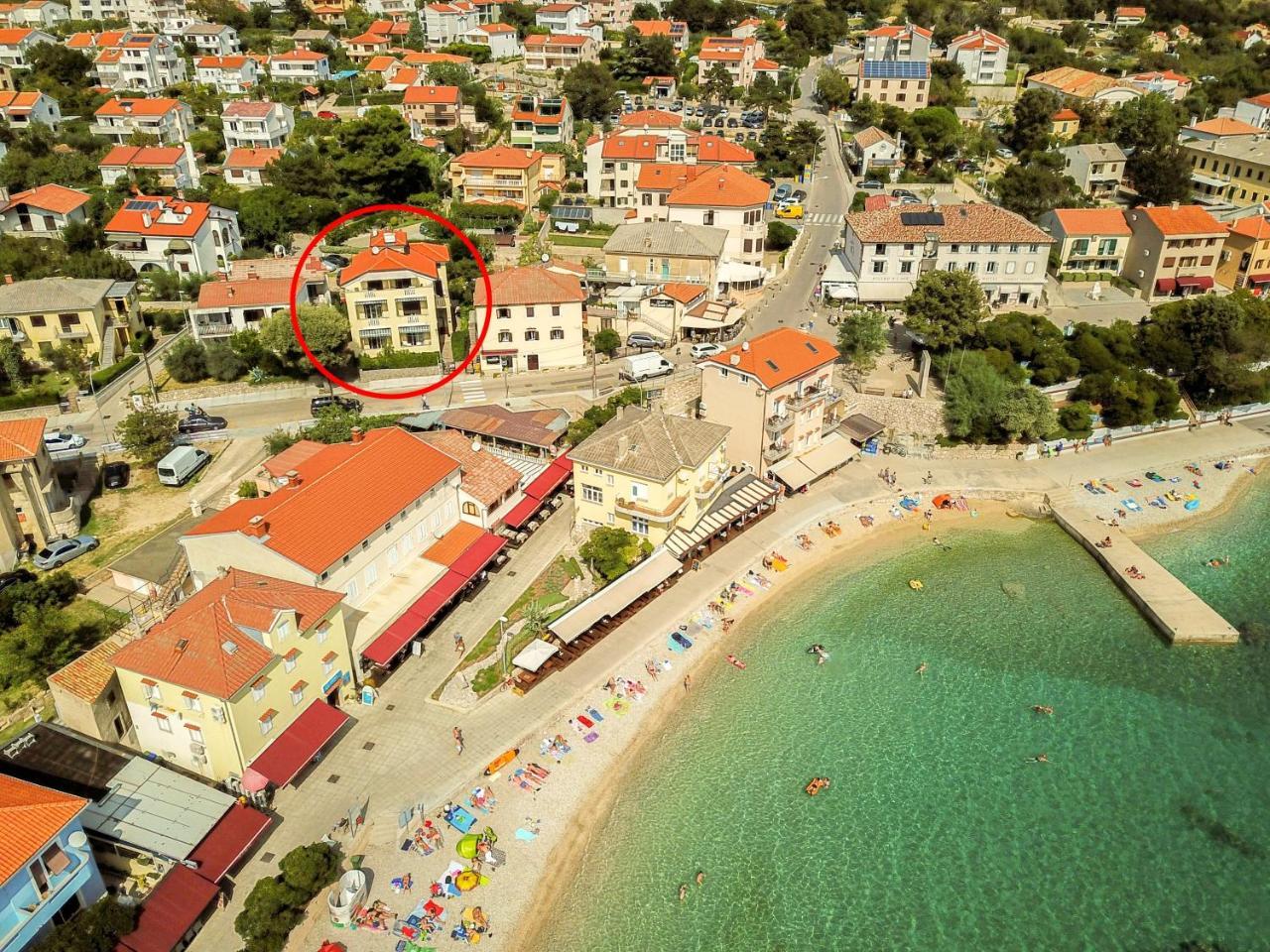 Studio Apartments Cavrak With Terrace