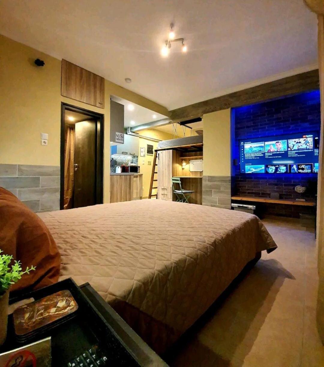 Smart Cozy Studio At Athens 30 Sqm With Yard Semi-basement