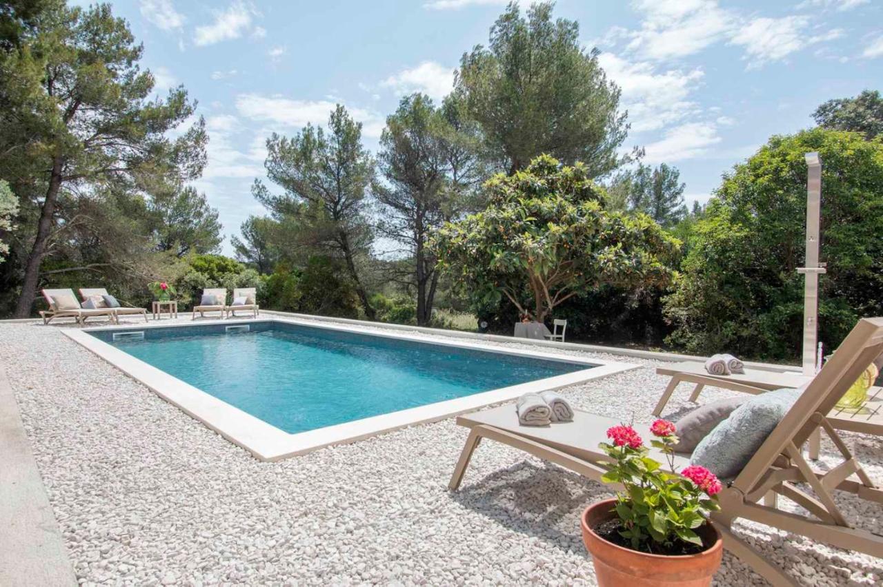 Apartment G & G Pula With Swimming Pool