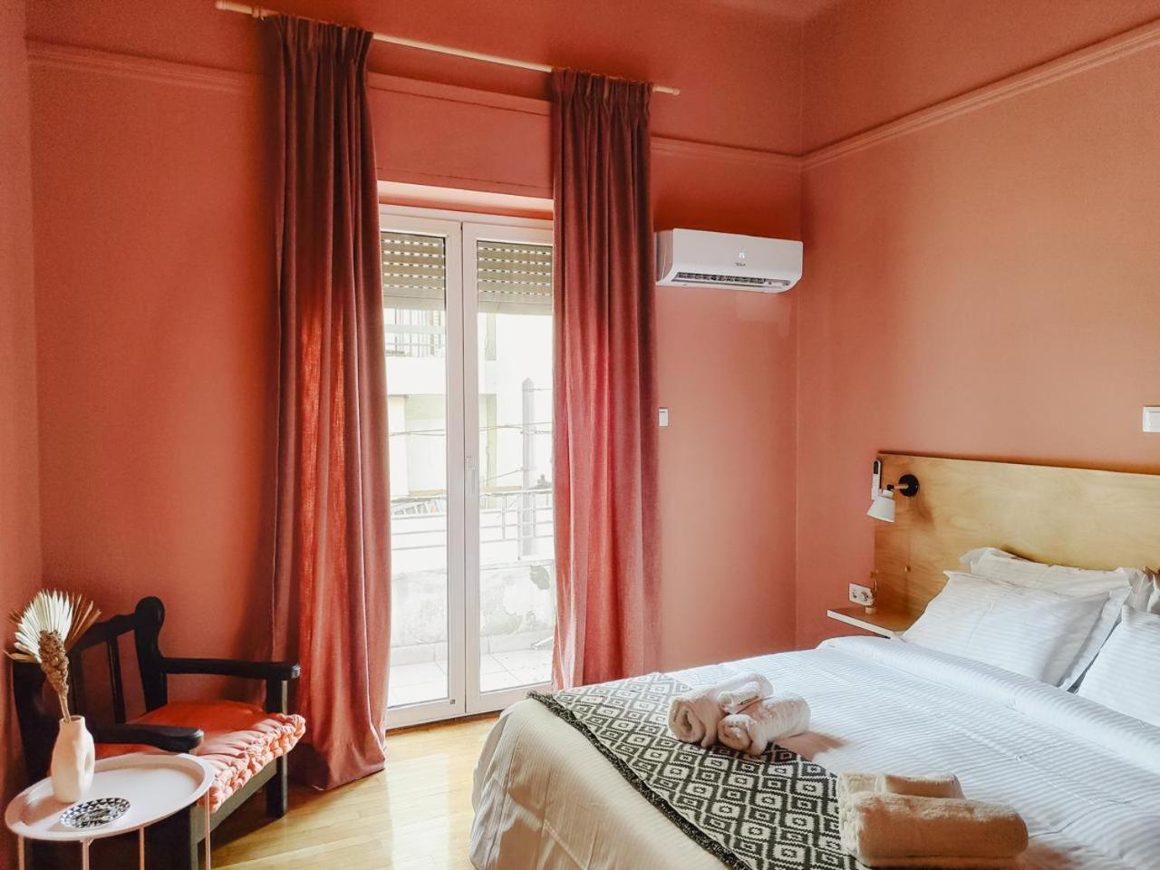 Traditional Athens Apartment Mins From Akropolis