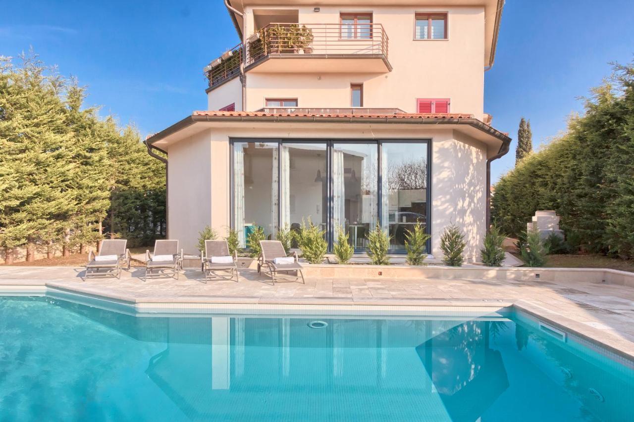 Apartments Villa Yoyo