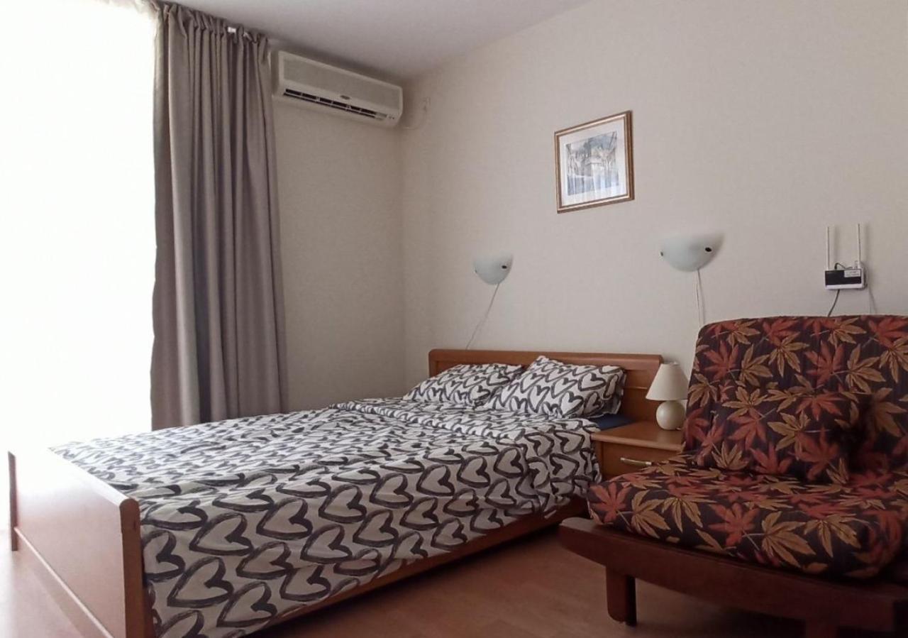 Prostornaq Studiq Crown Svqtoi Vlas
