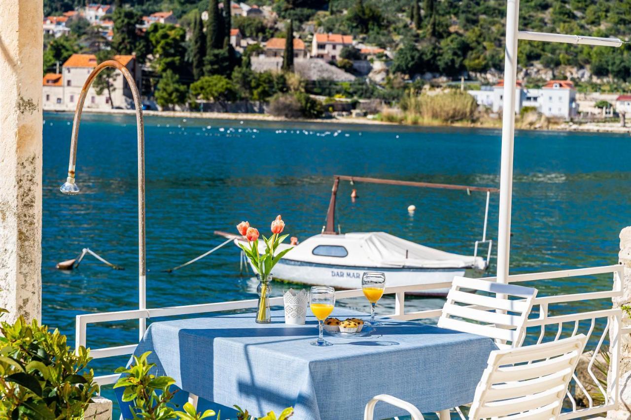 Studio Apartment Marija Waterfont With Sunbeds! Unique