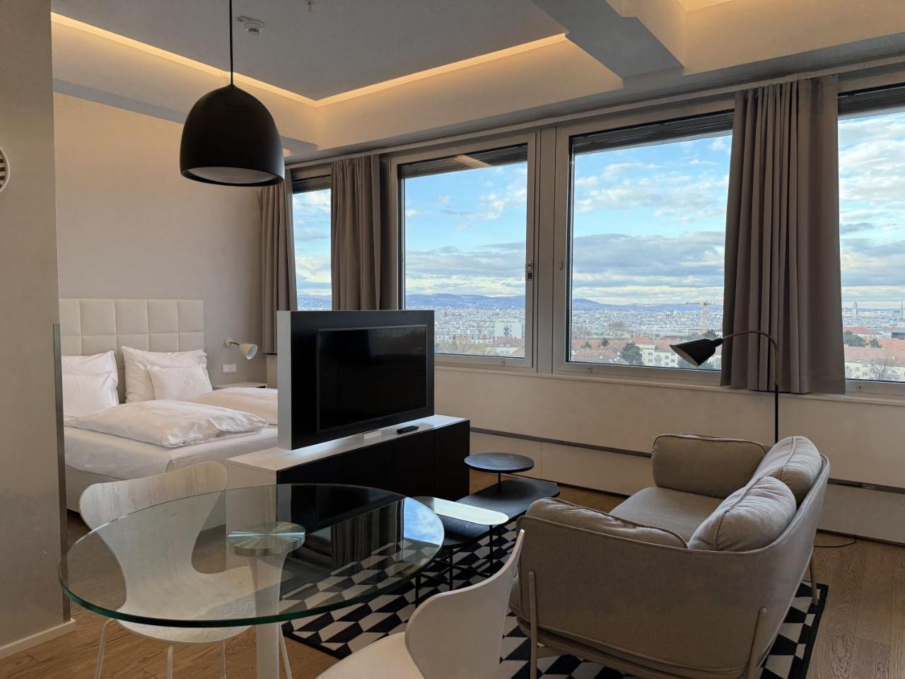 Vienna Skyline View Luxury Loft Near City Center