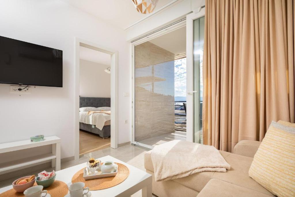 Luxury Cream Apartment