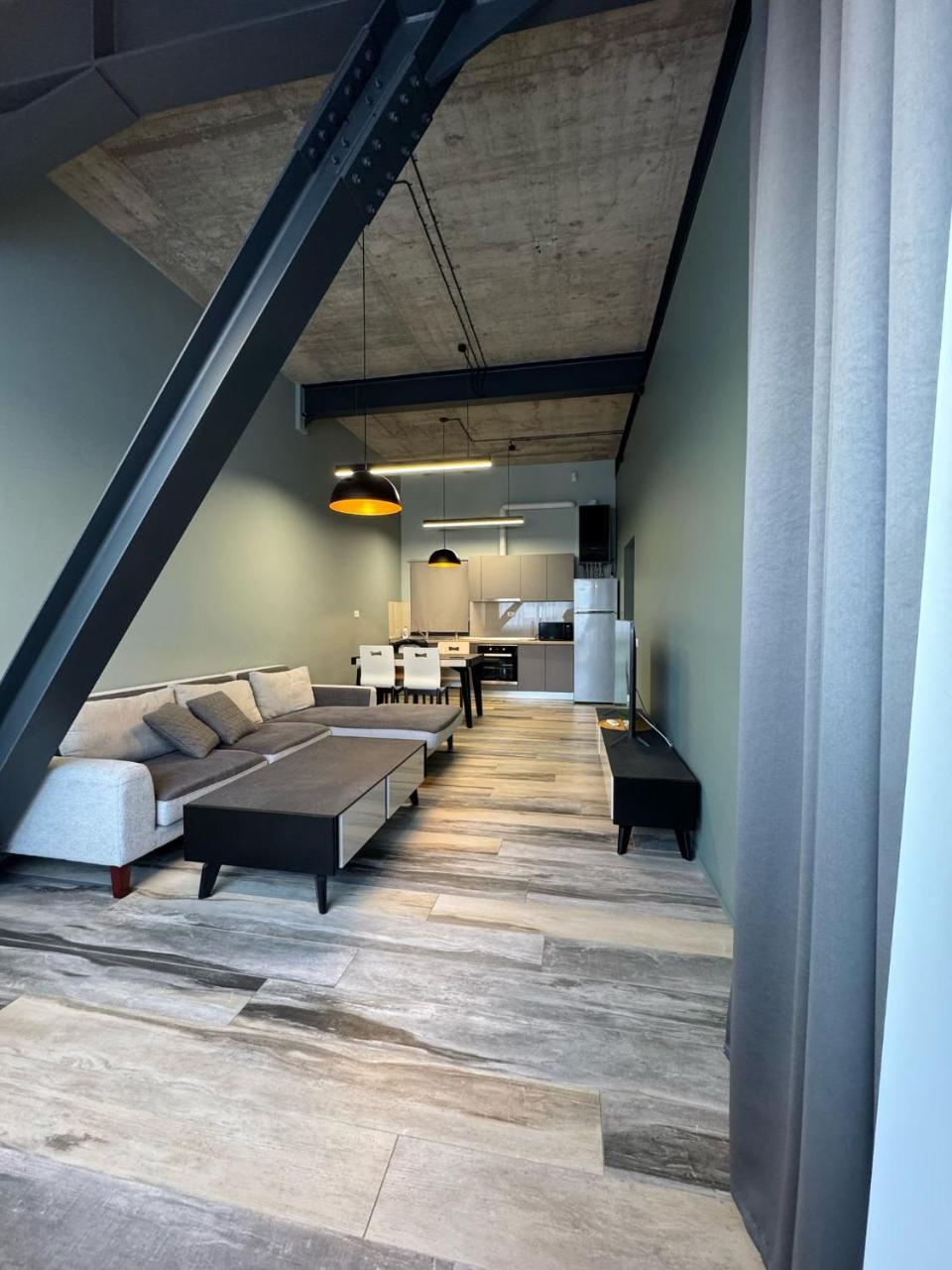 Joy City Stay Cetatii 16