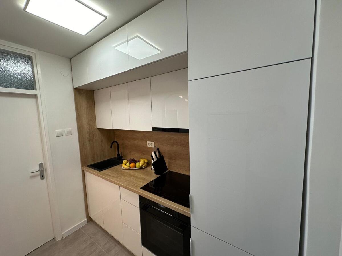 Apartman Nino Makarska-besplatan Parking