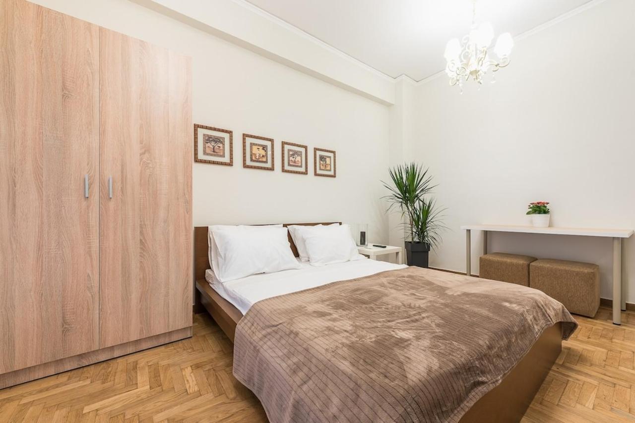 Home 7 Minutes Away From Stavros Niarhos