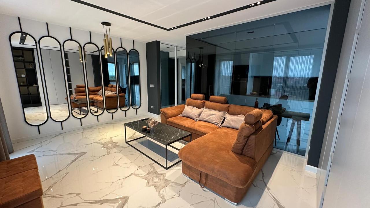 Panoramic Ultracentral Apartment Radauti Acr