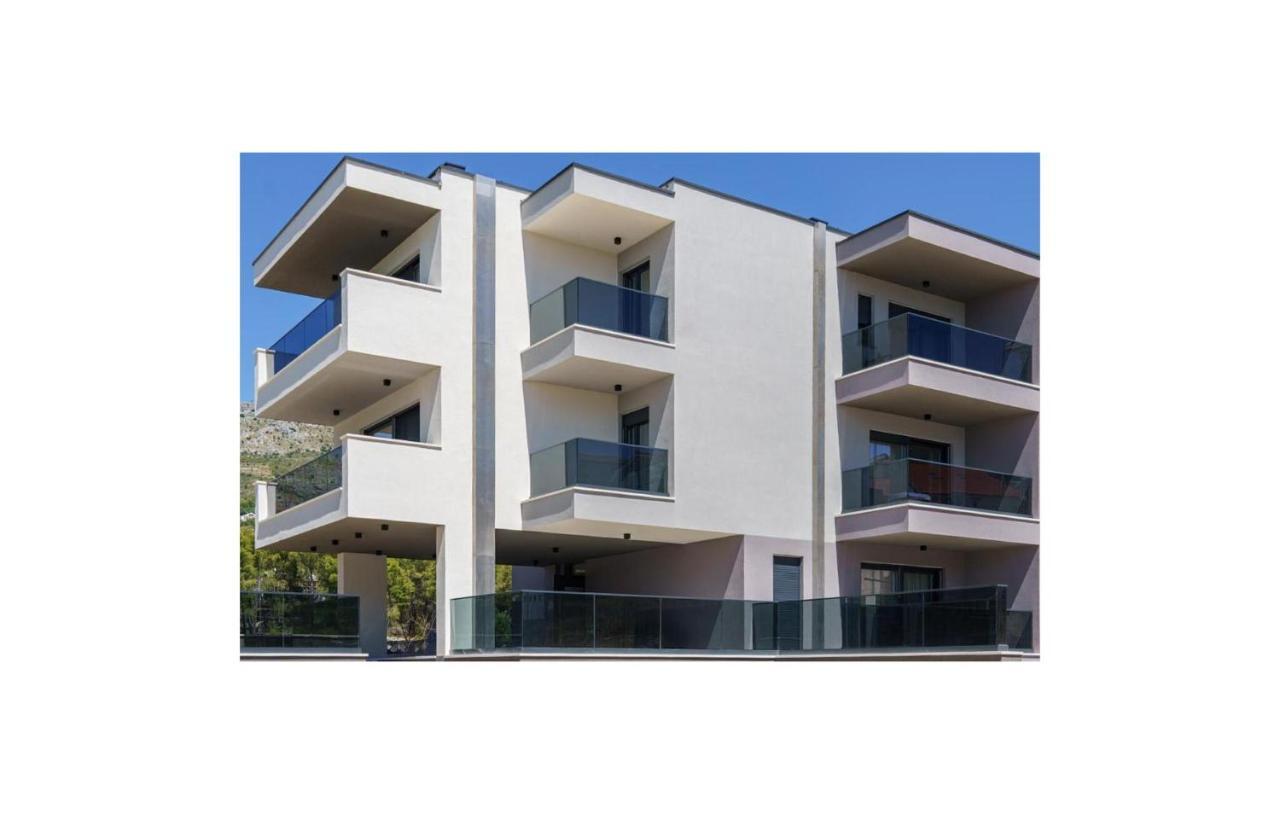 Lovely Apartment In Podstrana