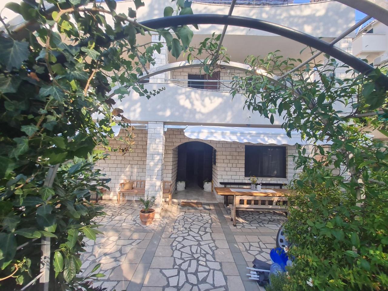 Apartments Lucija-klara