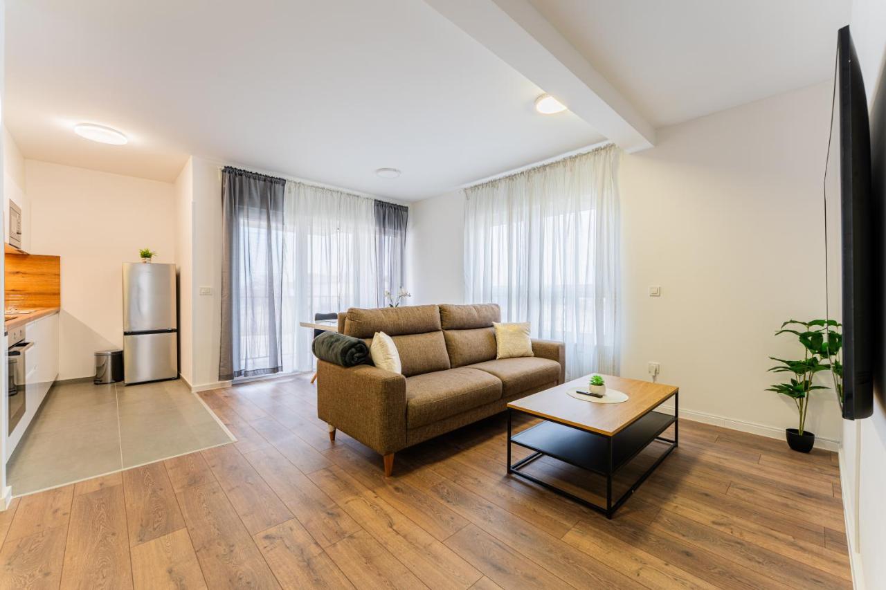 Flex Selfcheckins 99 Zagreb 2 Bedrooms Parking Loggia
