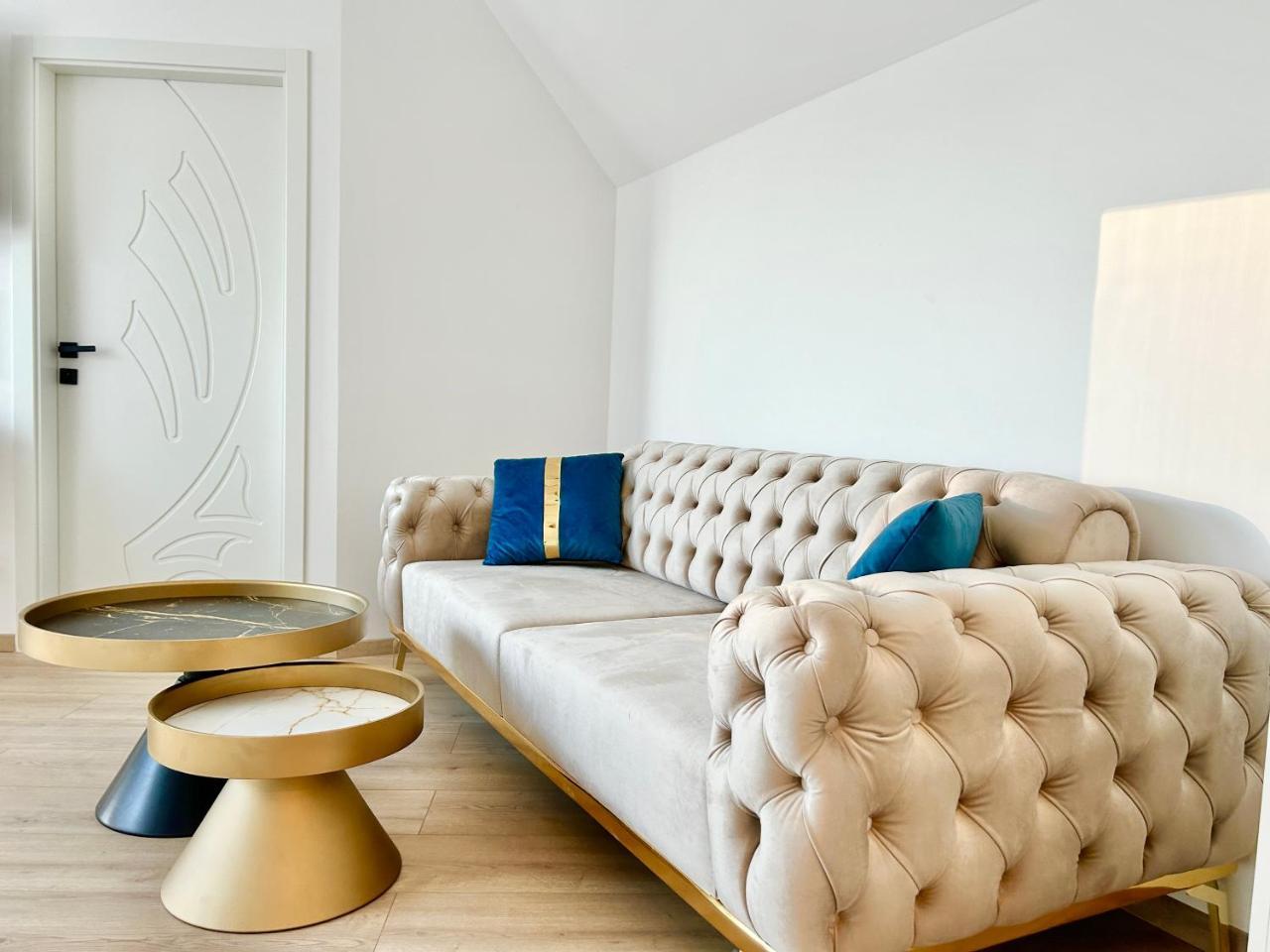 Asp Modern Apartments With Balcony & Free Parking