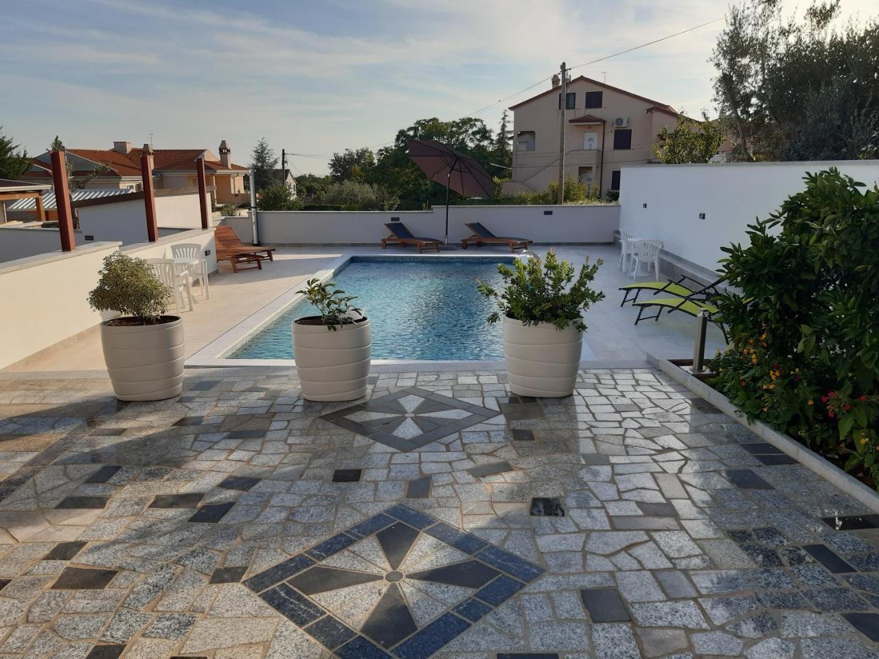 Apartments Ivana With The Pool