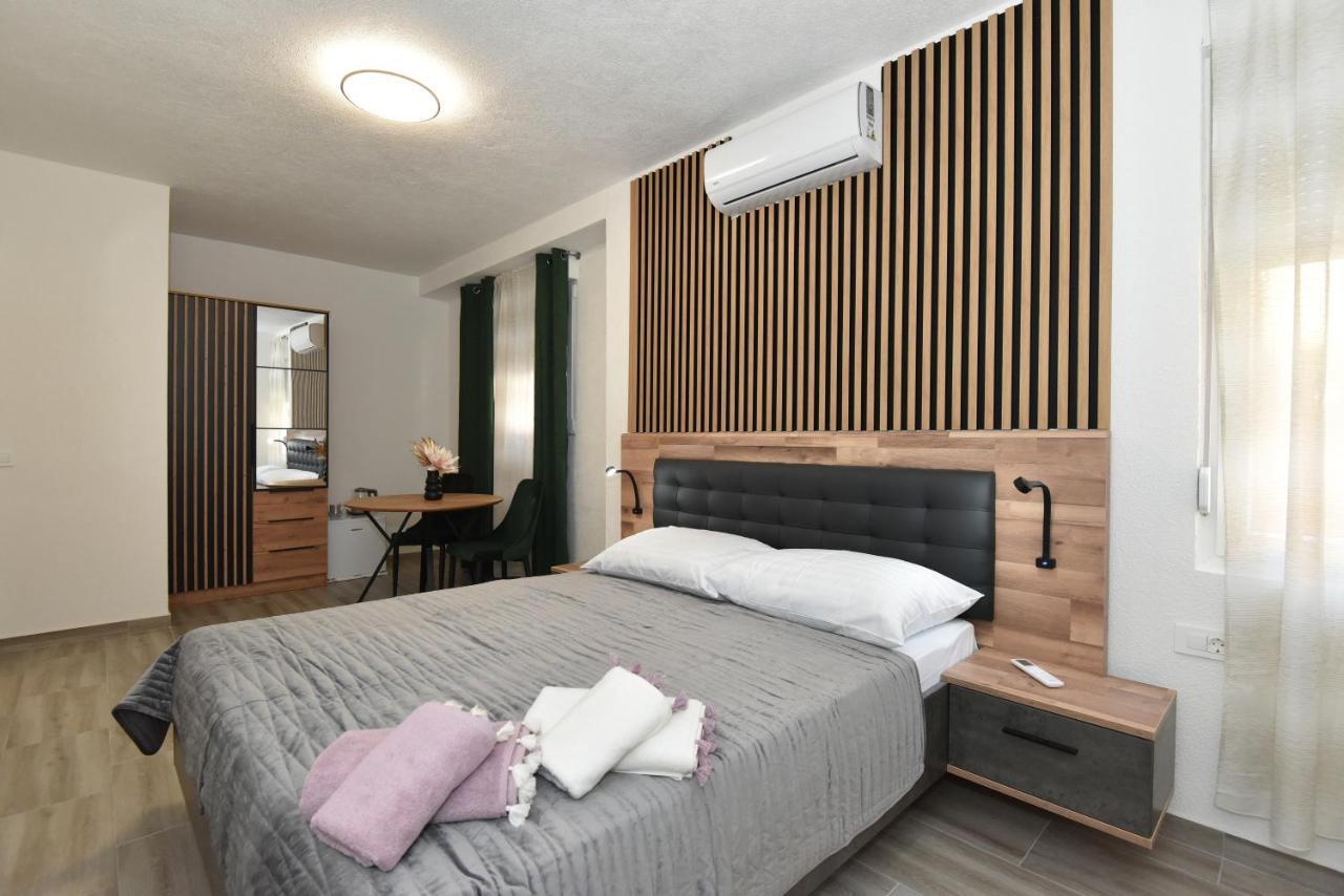 Sofia's Studio & Room
