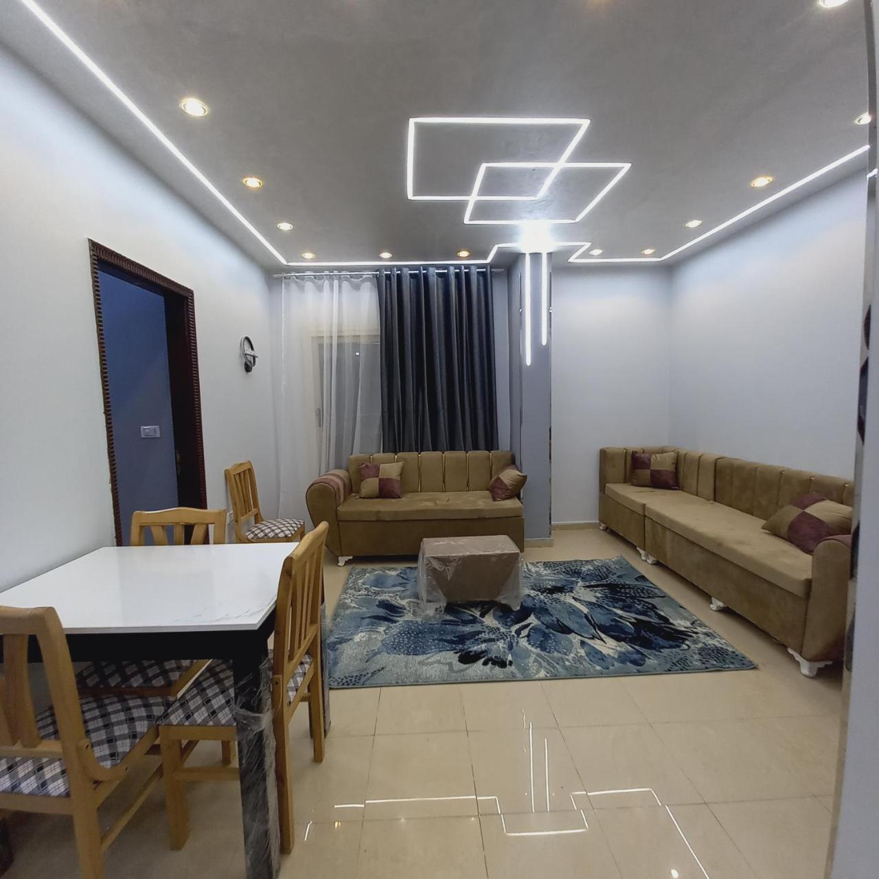 Larose Apartment