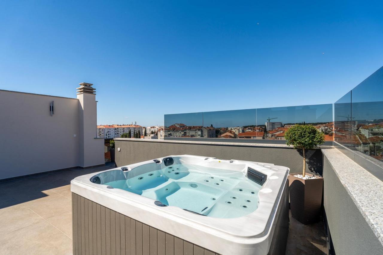 Zara Penthouse With Top Roof Terrace & Hot Tub