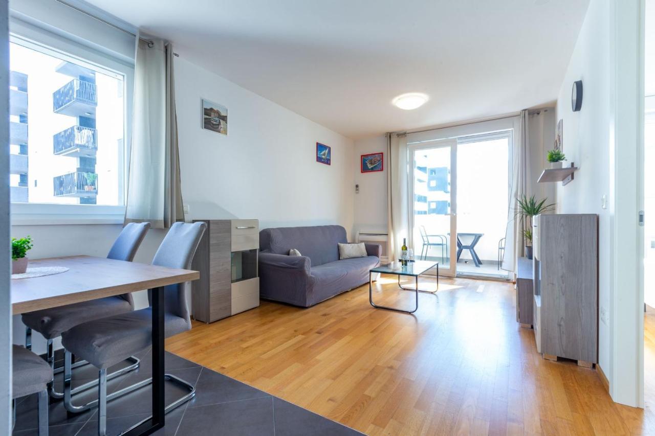 Bruno One Bedroom Apartment With Parking