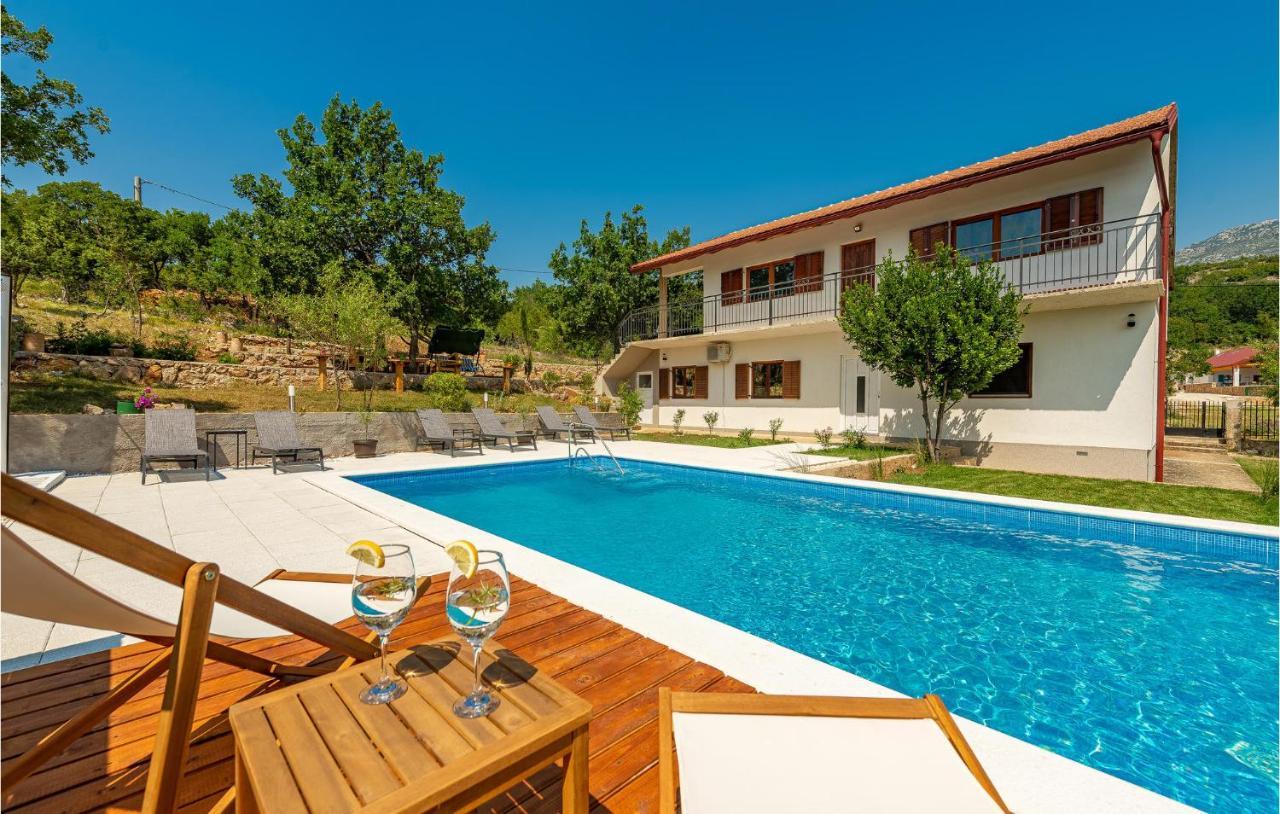 Beautiful Home In Muskovci With Wifi